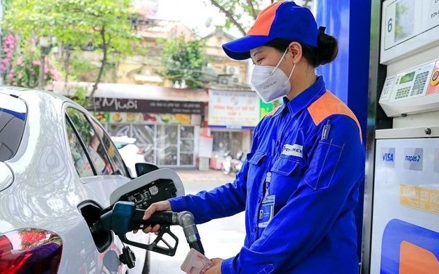 Giá xăng dầu tăng giảm đan xen, RON95 còn 19.709 đồng/lít