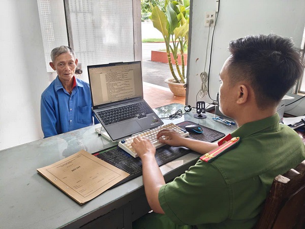 Thay tên đổi họ, trốn truy nã suốt 38 năm vẫn không thoát- Ảnh 1.