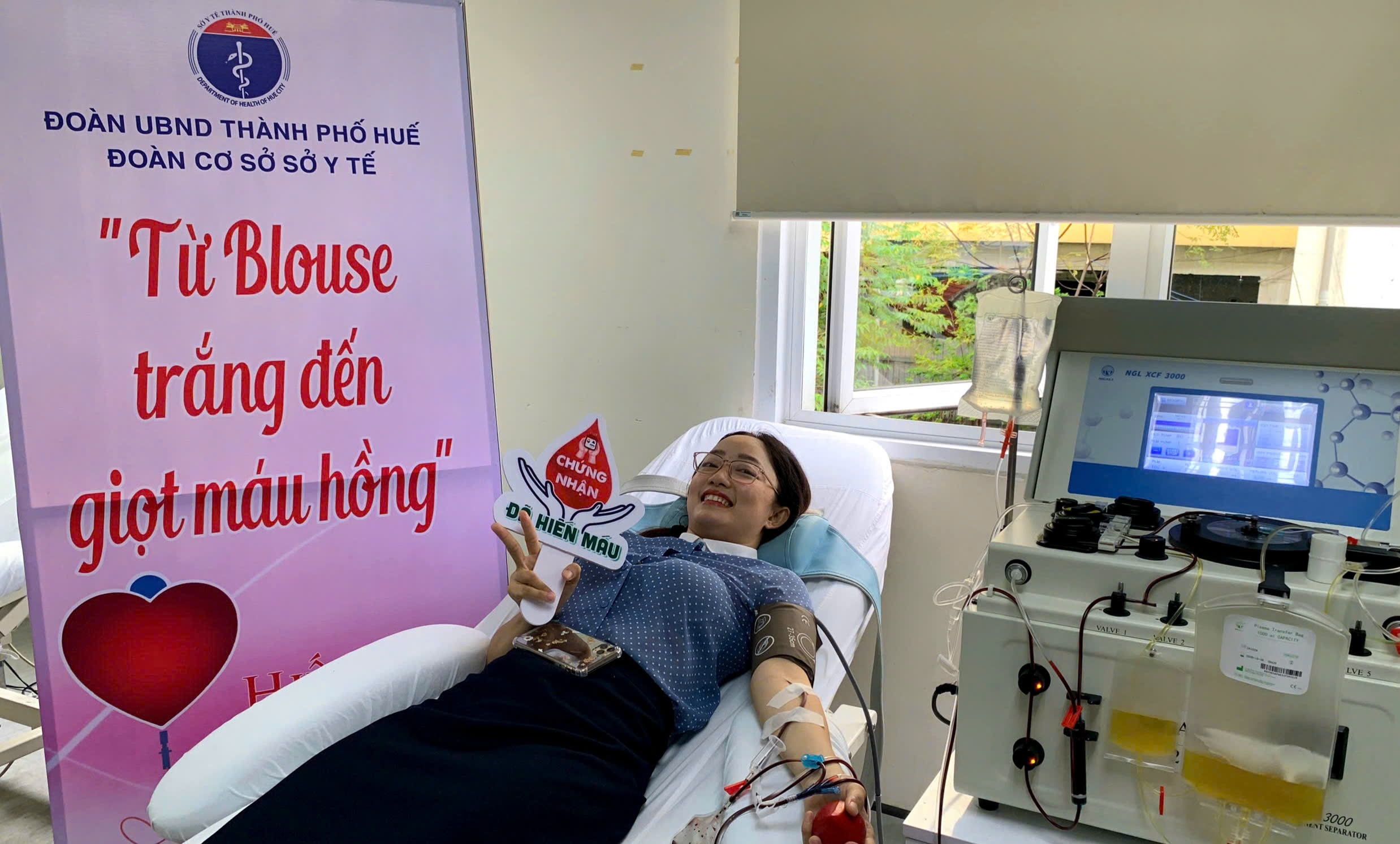 Gần 100 bác sĩ, nhân viên ngành y tế ở Huế hiến máu tình nguyện- Ảnh 5. Gần 100 bác sĩ, nhân viên ngành y tế ở Huế hiến máu tình nguyện- Ảnh 5.