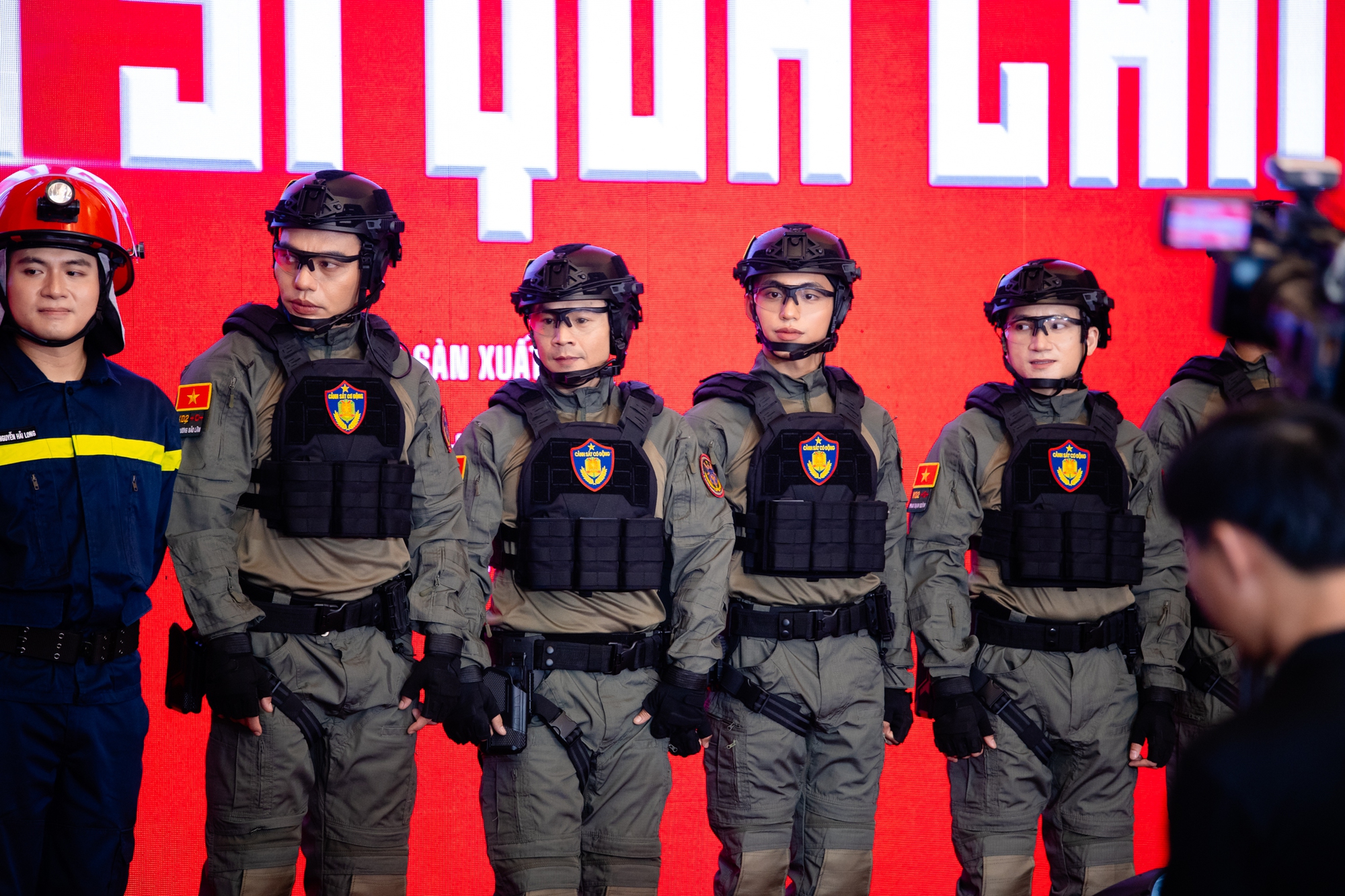 Lộ diện dàn cast cực chất của 'Chiến sĩ quả cảm'- Ảnh 1. Lộ diện dàn cast cực chất của 'Chiến sĩ quả cảm'- Ảnh 1.
