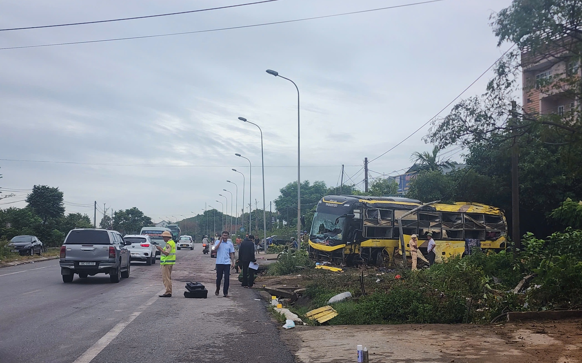 Sức khỏe của các nạn nhân trong vụ lật xe khách làm hàng chục người thương vong ở Hà Tĩnh