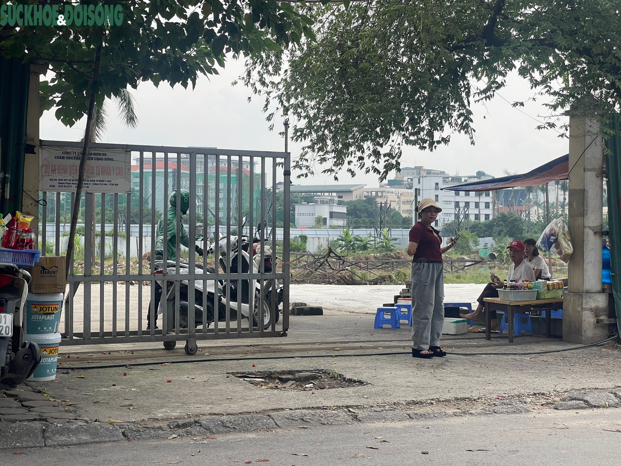 Hà Nội: Vỉa hè nơi cô gái bị người bán trà đá xua đuổi giờ ra sao?- Ảnh 6.