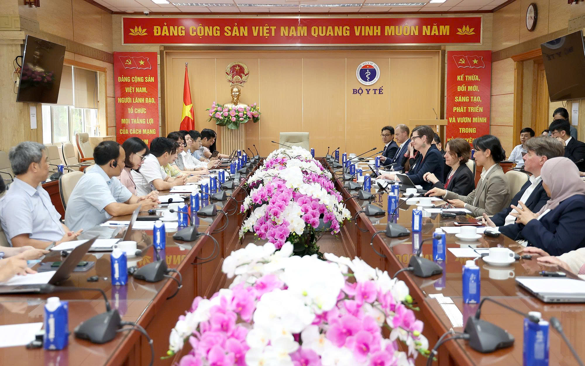 Đoàn đánh giá độc lập chung theo tiêu chí WHO ghi nhận một số điểm mạnh của y tế Việt Nam- Ảnh 4.
