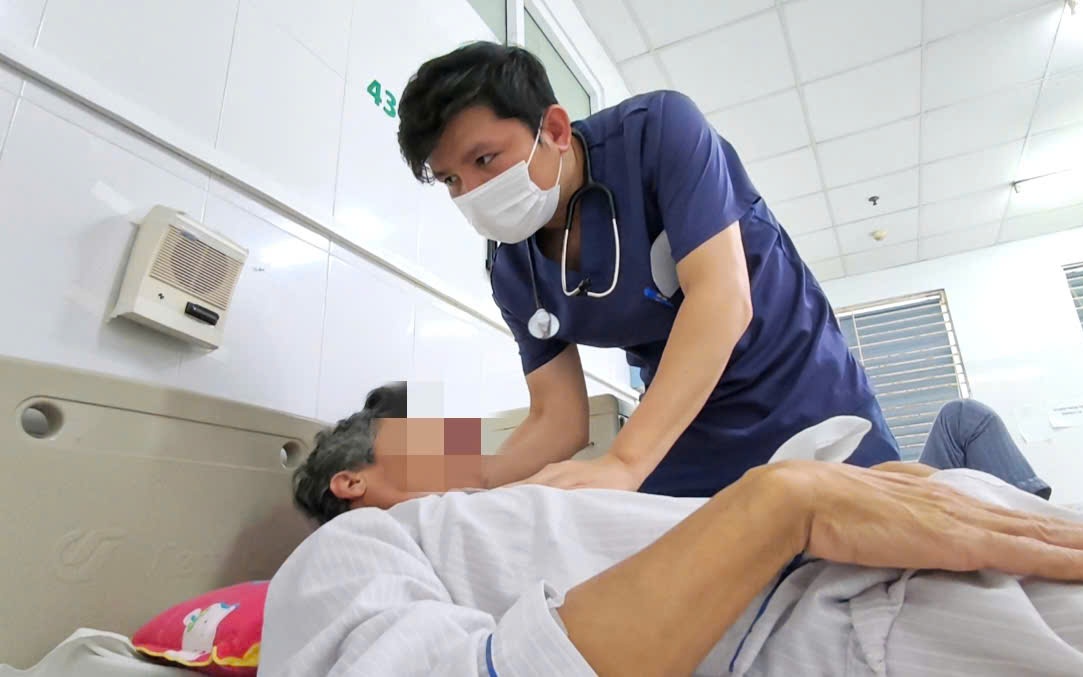 Ăn tiết canh, nem sống, 2 người đàn ông mắc liên cầu khuẩn lợn bị điếc vĩnh viễn