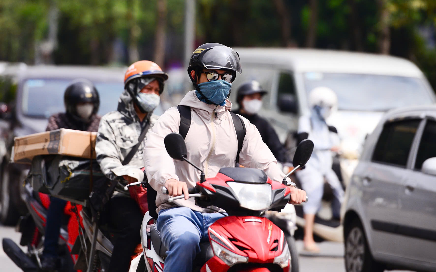 Bắc Bộ nắng nóng, Trung Bộ mưa dông