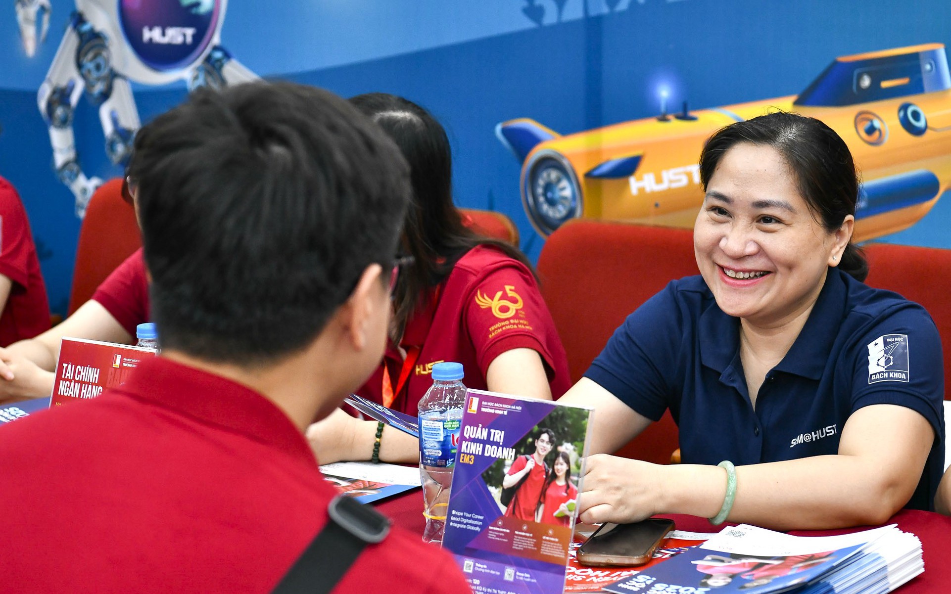 Những trường đại học tiên phong với công cụ quy đổi điểm xét tuyển