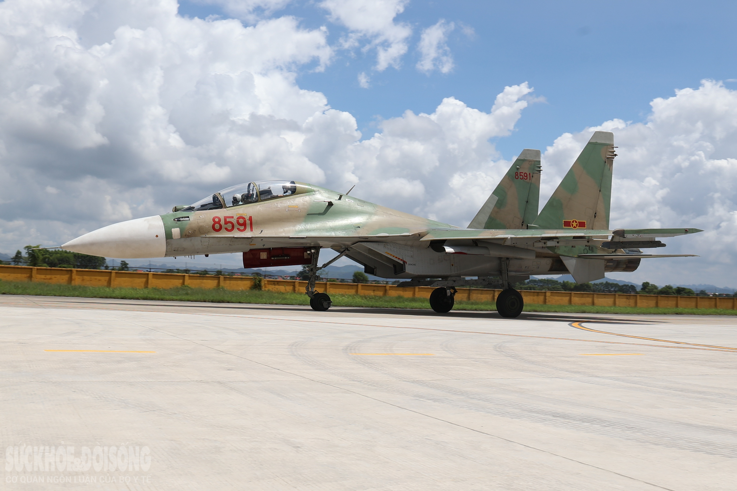 Đội hình Su-30MK2 'rèn gió luyện mây' cho ngày 2/9 lịch sử- Ảnh 3. Đội hình Su-30MK2 'rèn gió luyện mây' cho ngày 2/9 lịch sử- Ảnh 3.