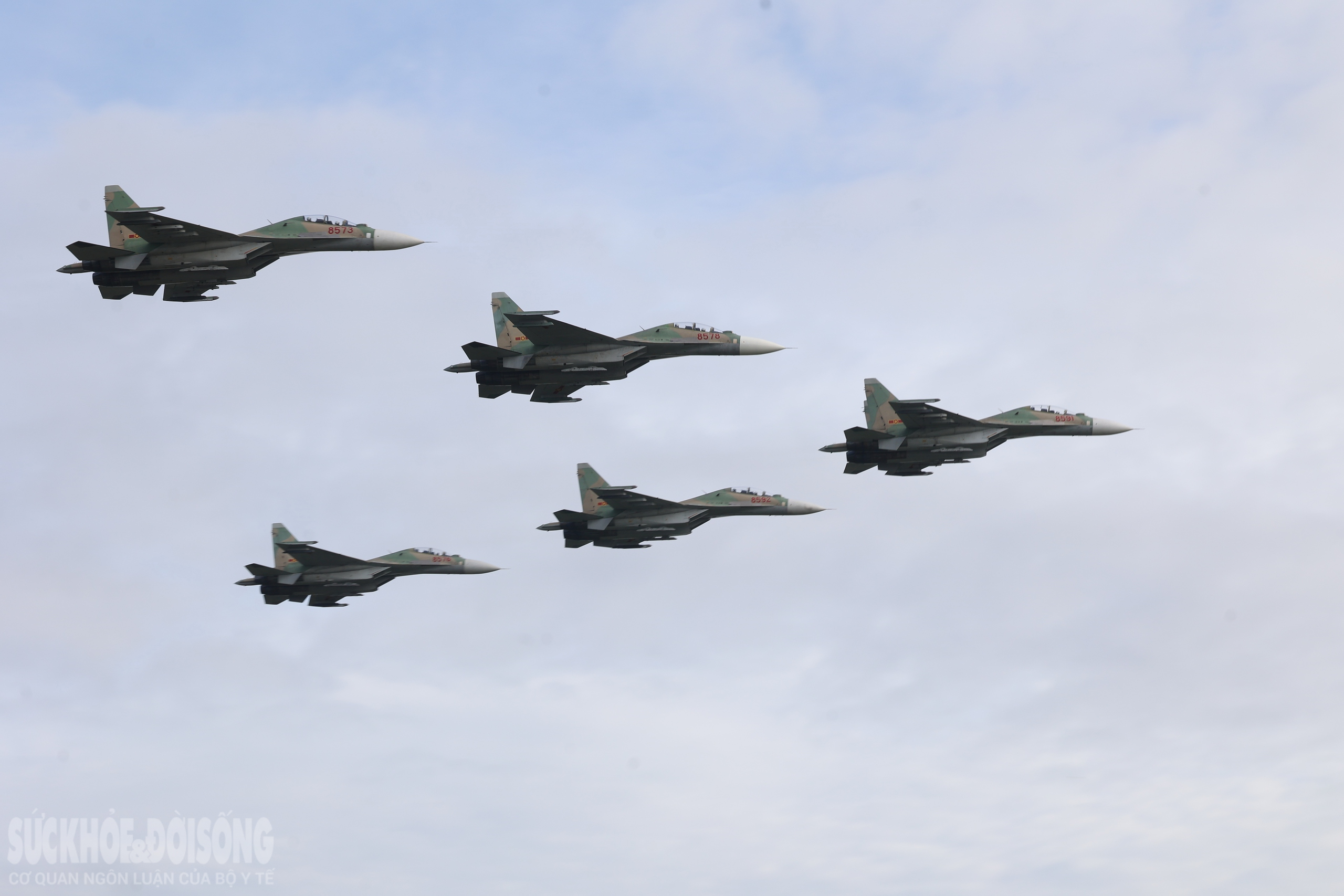 Đội hình Su-30MK2 'rèn gió luyện mây' cho ngày 2/9 lịch sử- Ảnh 5. Đội hình Su-30MK2 'rèn gió luyện mây' cho ngày 2/9 lịch sử- Ảnh 5.