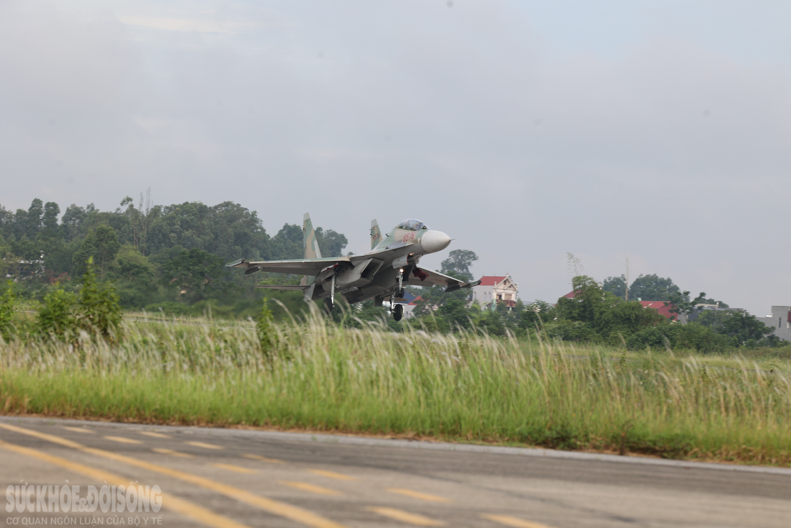 Đội hình Su-30MK2 'rèn gió luyện mây' cho ngày 2/9 lịch sử- Ảnh 4. Đội hình Su-30MK2 'rèn gió luyện mây' cho ngày 2/9 lịch sử- Ảnh 4.