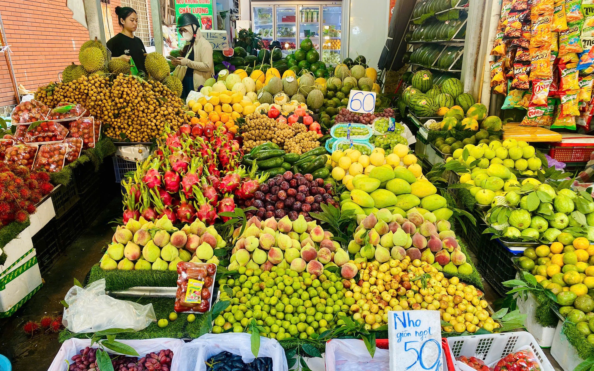 Loại khoai lang được gọi là 'sầu riêng' bán trăm nghìn một kg vẫn hút khách- Ảnh 4.