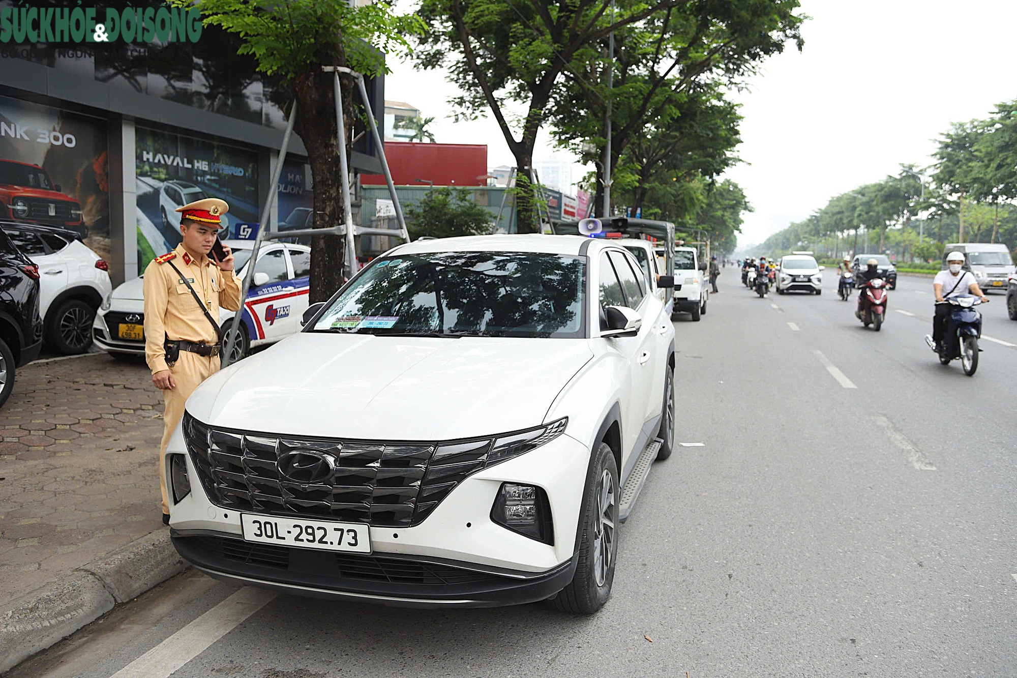 Sau phân làn đường Võ Chí Công lái xe ô tô chú ý điều gì để không bị phạt?- Ảnh 6. Sau phân làn đường Võ Chí Công lái xe ô tô chú ý điều gì để không bị phạt?- Ảnh 6.
