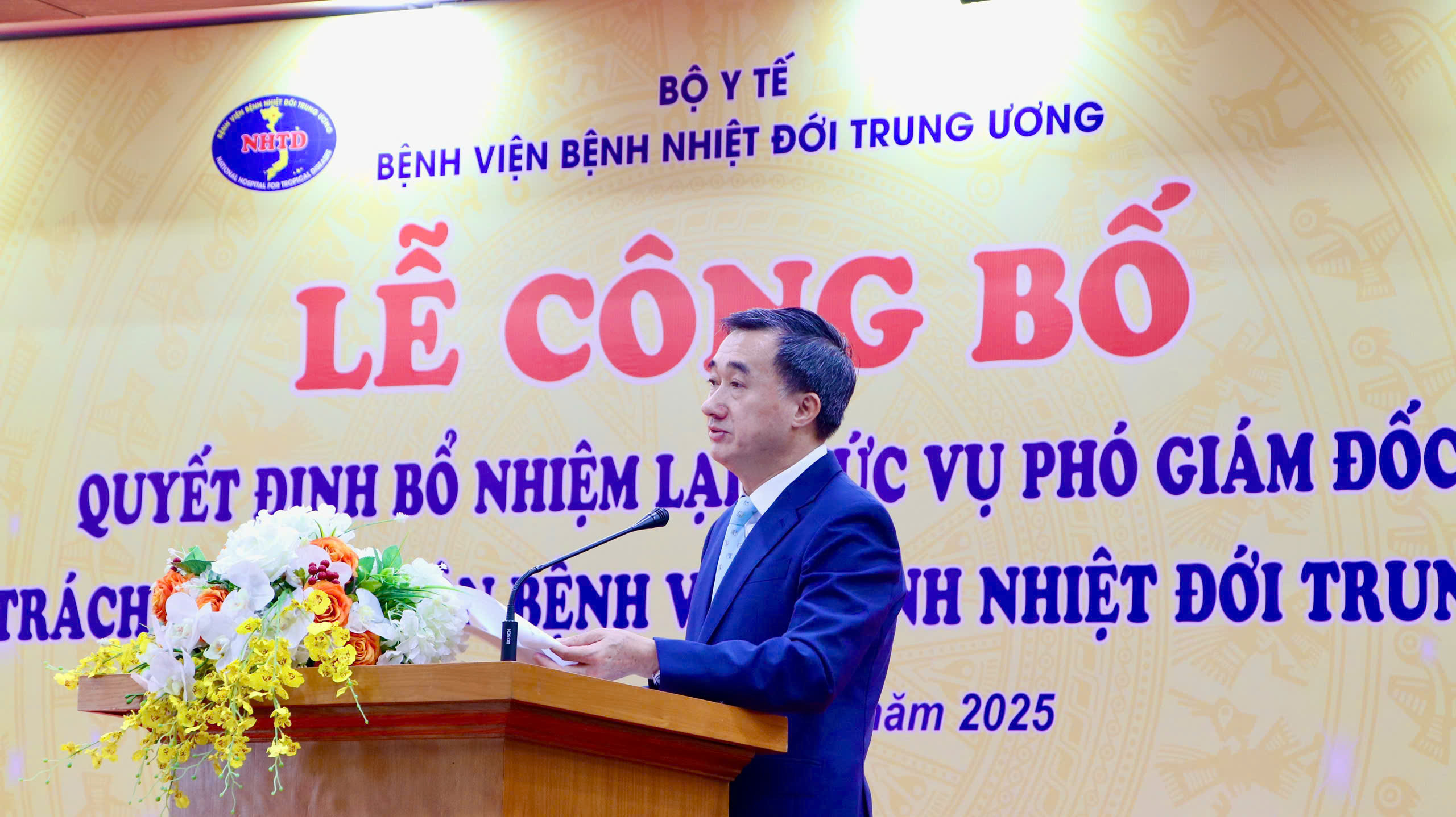 BSCKII Nguyễn Trung Cấp tiếp tục được bổ nhiệm làm Phó Giám đốc chuyên môn Bệnh viện Bệnh nhiệt đới TW- Ảnh 2. BSCKII Nguyễn Trung Cấp tiếp tục được bổ nhiệm làm Phó Giám đốc chuyên môn Bệnh viện Bệnh nhiệt đới TW- Ảnh 2.