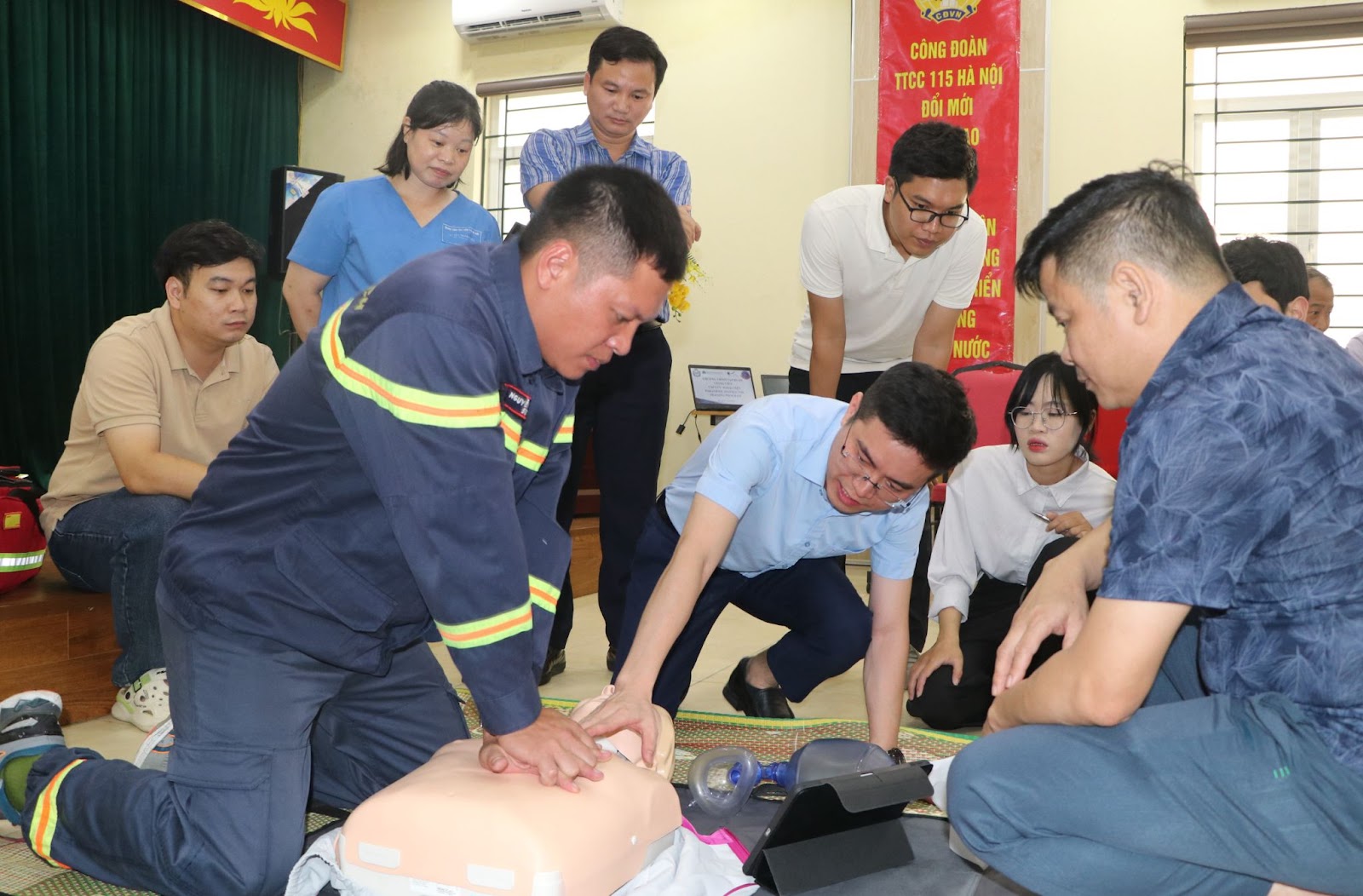 Đẩy nhanh đào tạo nhân lực cấp cứu ngoại viện để sẵn sàng ứng phó tình huống khẩn cấp- Ảnh 5.