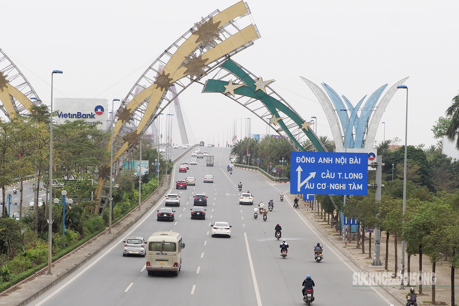 Cầu đẹp nhất Hà Nội sắp phân làn bằng hàng rào cứng- Ảnh 10. Cầu đẹp nhất Hà Nội sắp phân làn bằng hàng rào cứng- Ảnh 10.