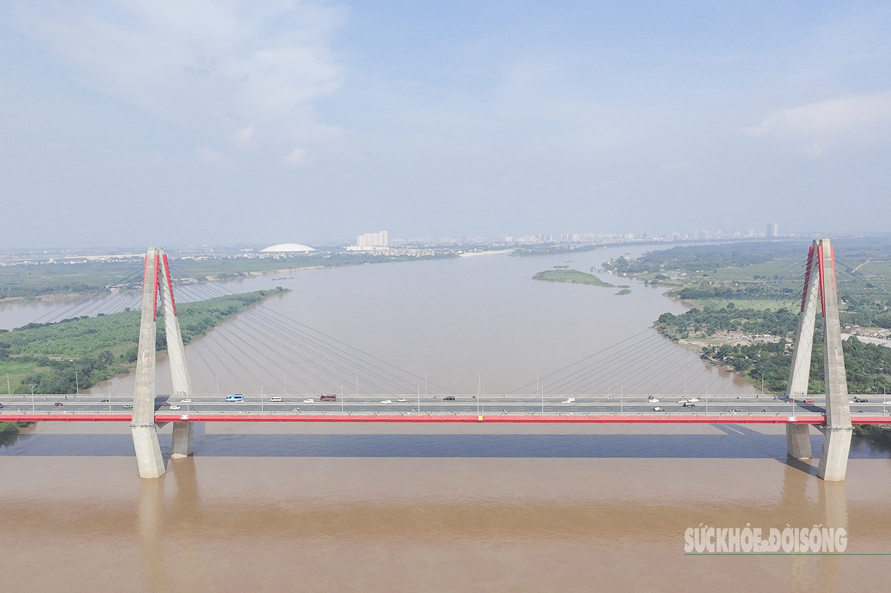 Cầu đẹp nhất Hà Nội sắp phân làn bằng hàng rào cứng- Ảnh 6. Cầu đẹp nhất Hà Nội sắp phân làn bằng hàng rào cứng- Ảnh 6.