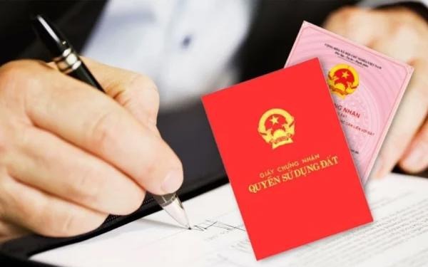 Chủ tịch xã được cấp sổ đỏ cho người dân từ tháng 7/2025