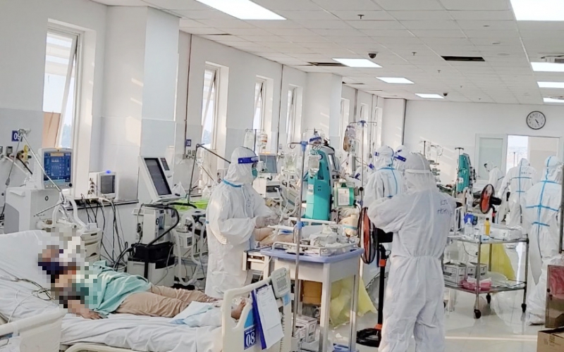 Đề xuất bảng lương riêng đặc thù cho ngành y tế, thu hút nhân lực làm việc tại tuyến cơ sở, dự phòng - Ảnh 4.