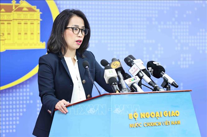 Họp báo thường kỳ Bộ Ngoại giao: Cụ thể hóa nội dung thảo luận của Lãnh đạo Cấp cao hai nước Việt Nam - Hoa Kỳ- Ảnh 1. Họp báo thường kỳ Bộ Ngoại giao: Cụ thể hóa nội dung thảo luận của Lãnh đạo Cấp cao hai nước Việt Nam - Hoa Kỳ- Ảnh 1.