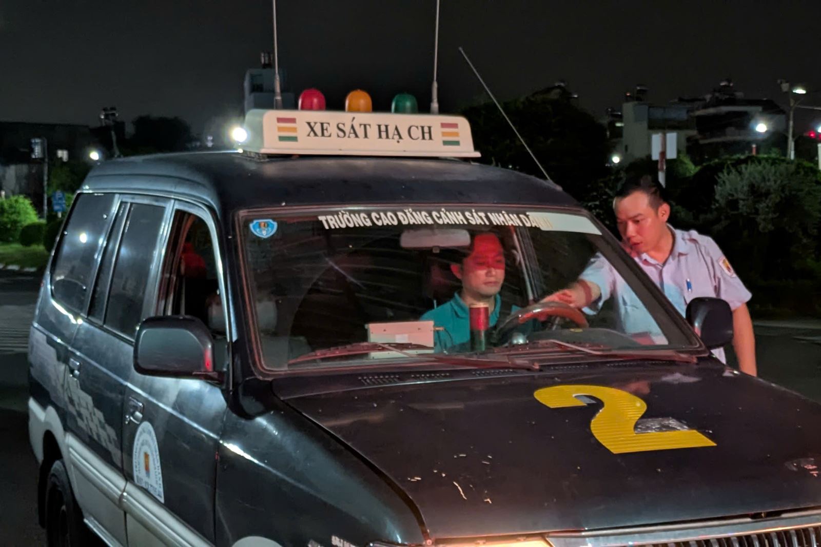 TP Hồ Chí Minh tổ chức thi sát hạch lái xe đến khuya, giải quyết hồ sơ tồn đọng- Ảnh 4.