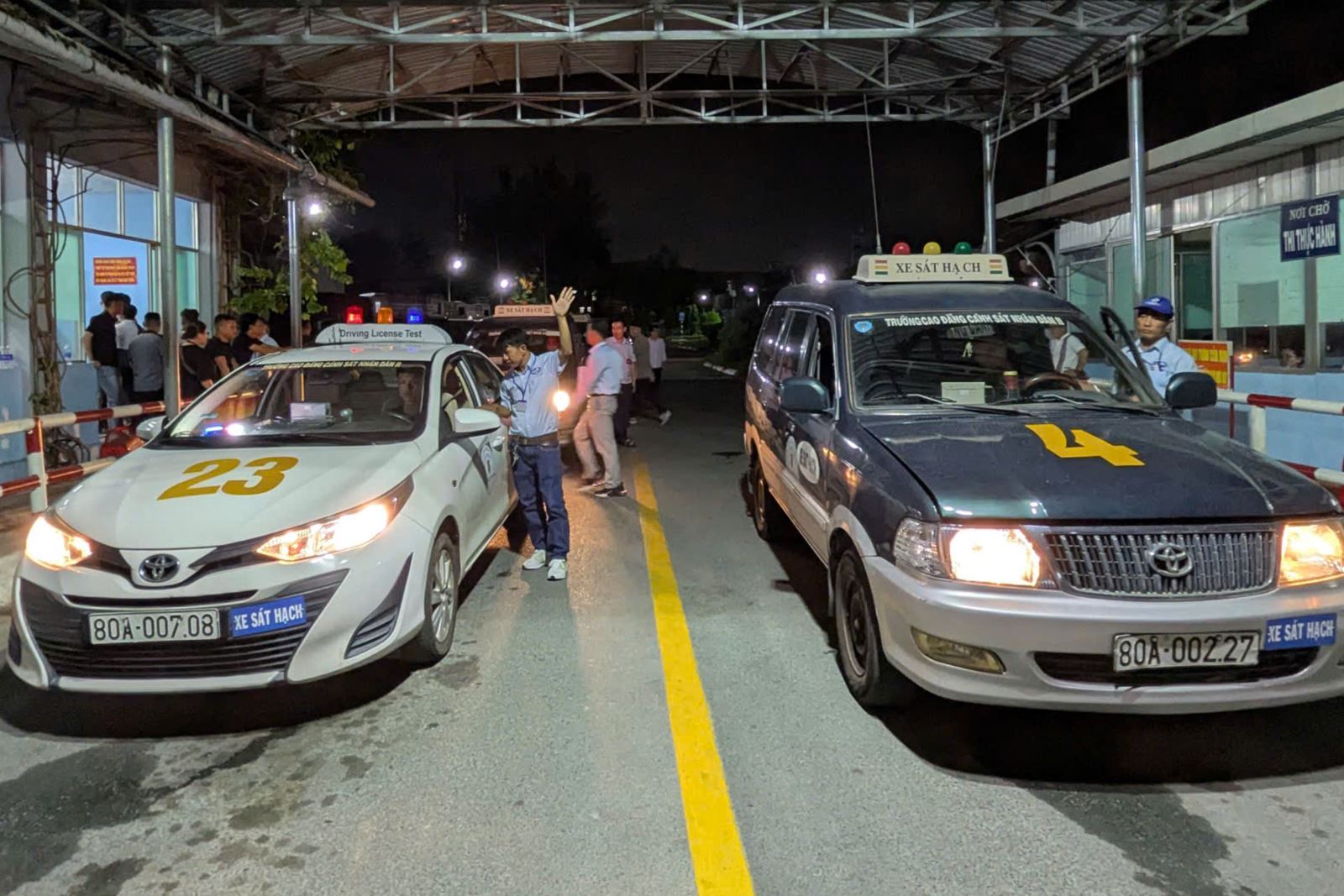 TP Hồ Chí Minh tổ chức thi sát hạch lái xe đến khuya, giải quyết hồ sơ tồn đọng- Ảnh 2.