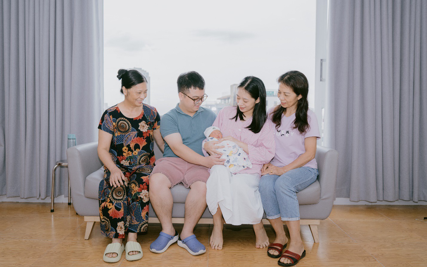 Khi sữa mẹ trở thành "cầu nối yêu thương" trong gia đình đa thế hệ