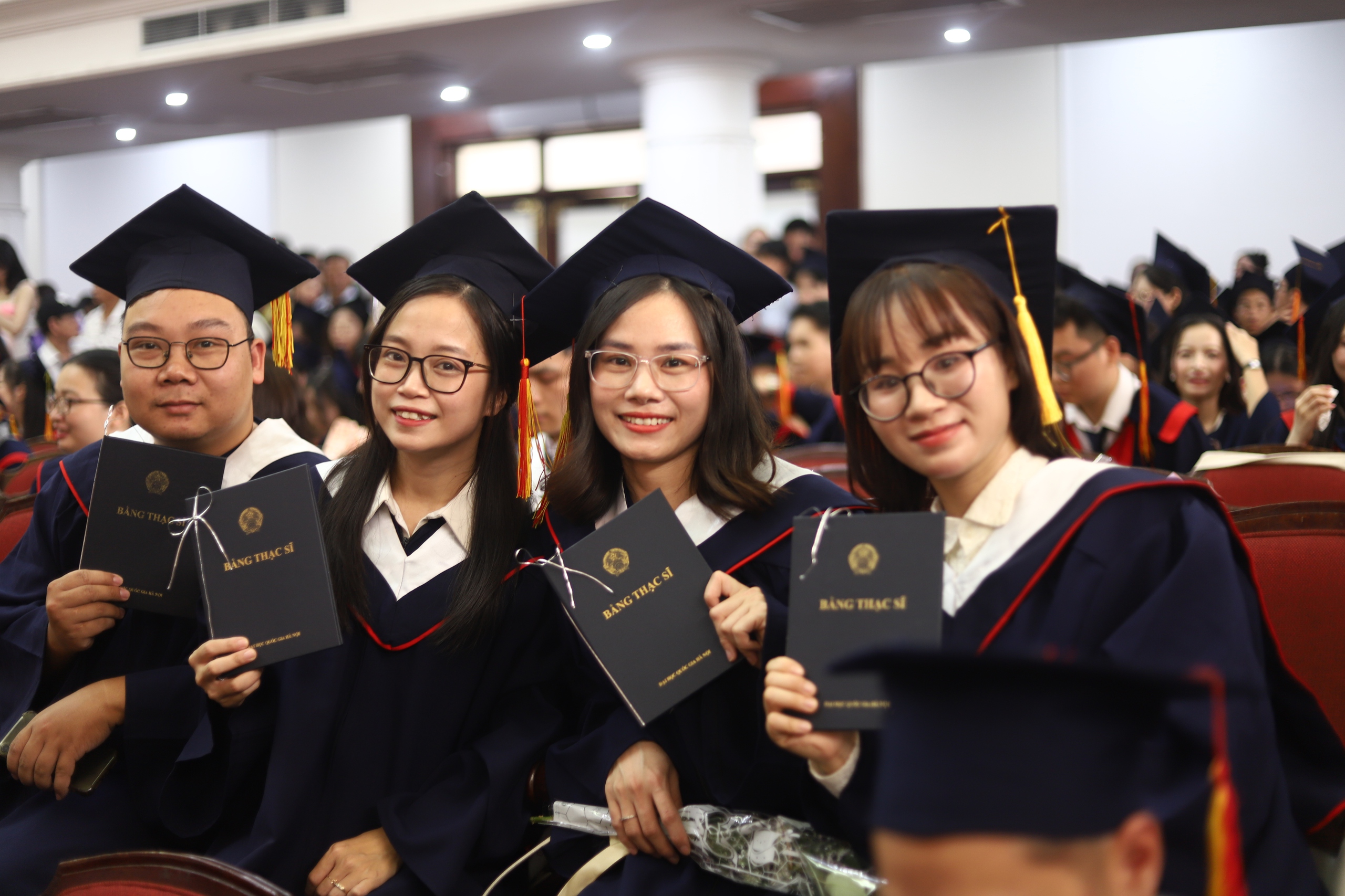 Thêm gần 400 nhân lực y tế chất lượng cao phục vụ chăm sóc sức khoẻ nhân dân- Ảnh 6. Thêm gần 400 nhân lực y tế chất lượng cao phục vụ chăm sóc sức khoẻ nhân dân- Ảnh 6.