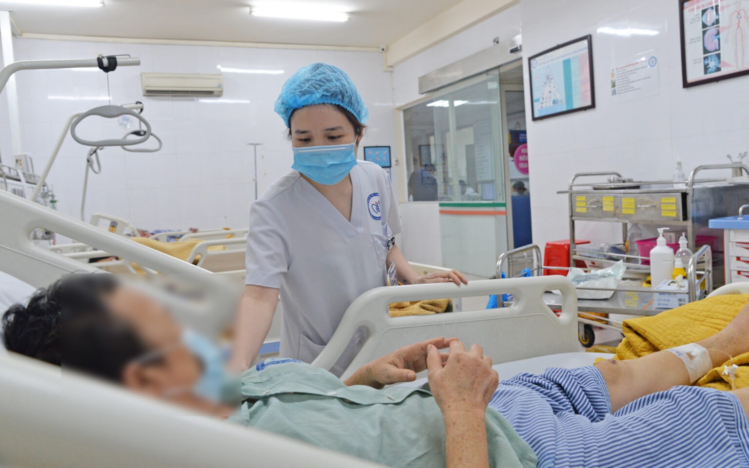 Uống nước đường để chữa bệnh đái tháo đường, người phụ nữ nguy kịch