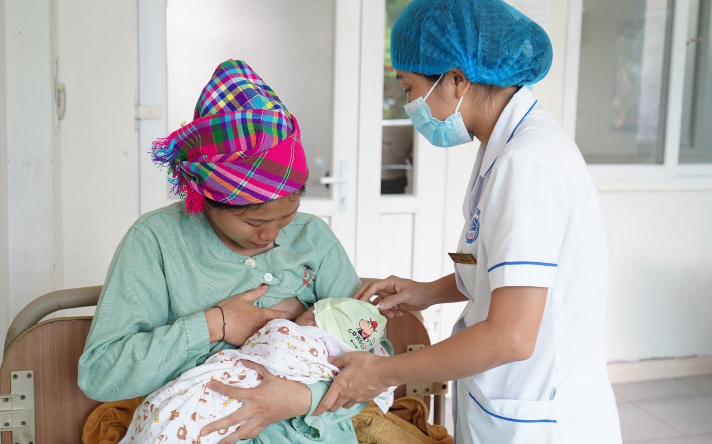 Nâng cao hiệu quả truyền thông khoa học về nuôi con hoàn toàn bằng sữa mẹ tại cộng đồng dân tộc thiểu số