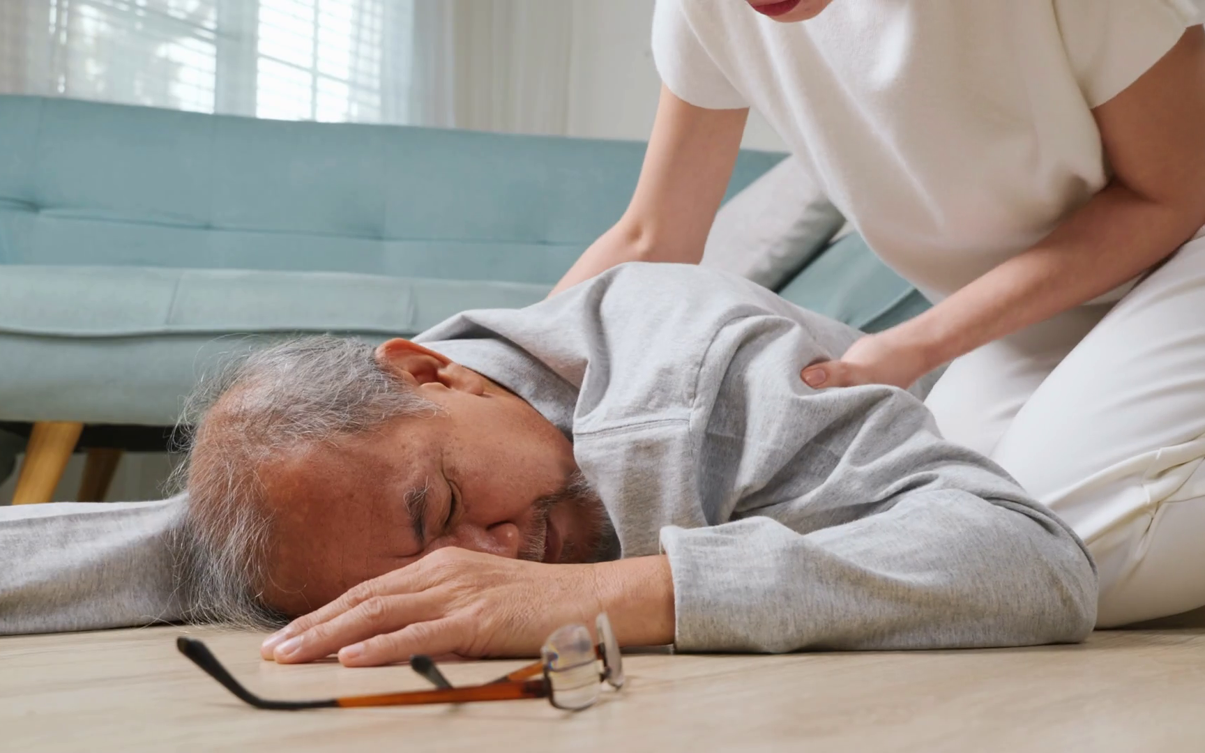 Bác sĩ chỉ cách phân biệt đột quỵ và đột tử để sơ cứu đúng cách