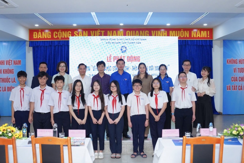 Phát động cuộc thi vẽ tranh tuyên truyền xây dựng môi trường không khói thuốc- Ảnh 3. Phát động cuộc thi vẽ tranh tuyên truyền xây dựng môi trường không khói thuốc- Ảnh 3.
