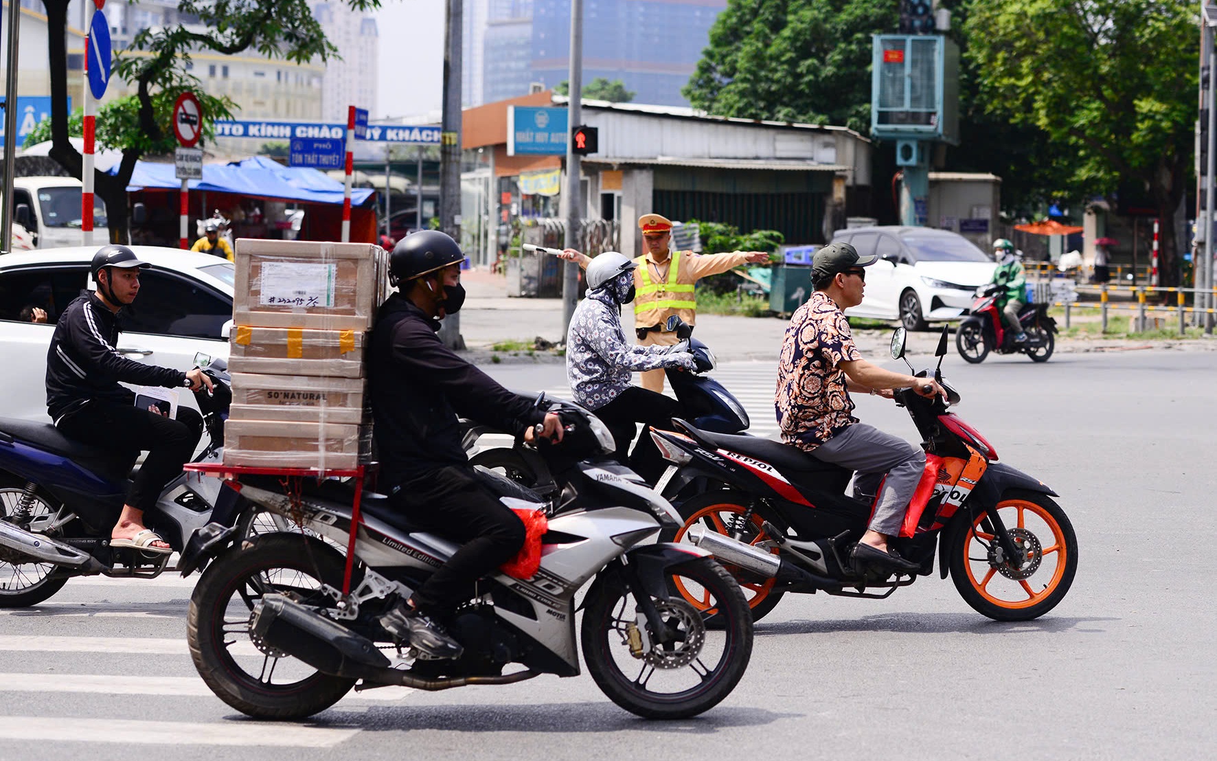 Chuyên gia cảnh báo thời tiết nắng nóng kèm mưa dông những ngày tới