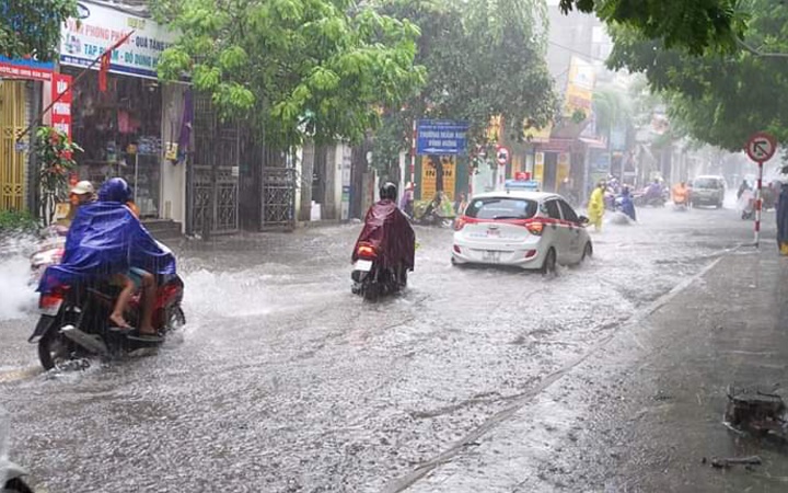 Hà Nội tái diễn mưa dông diện rộng vào chiều tối nay