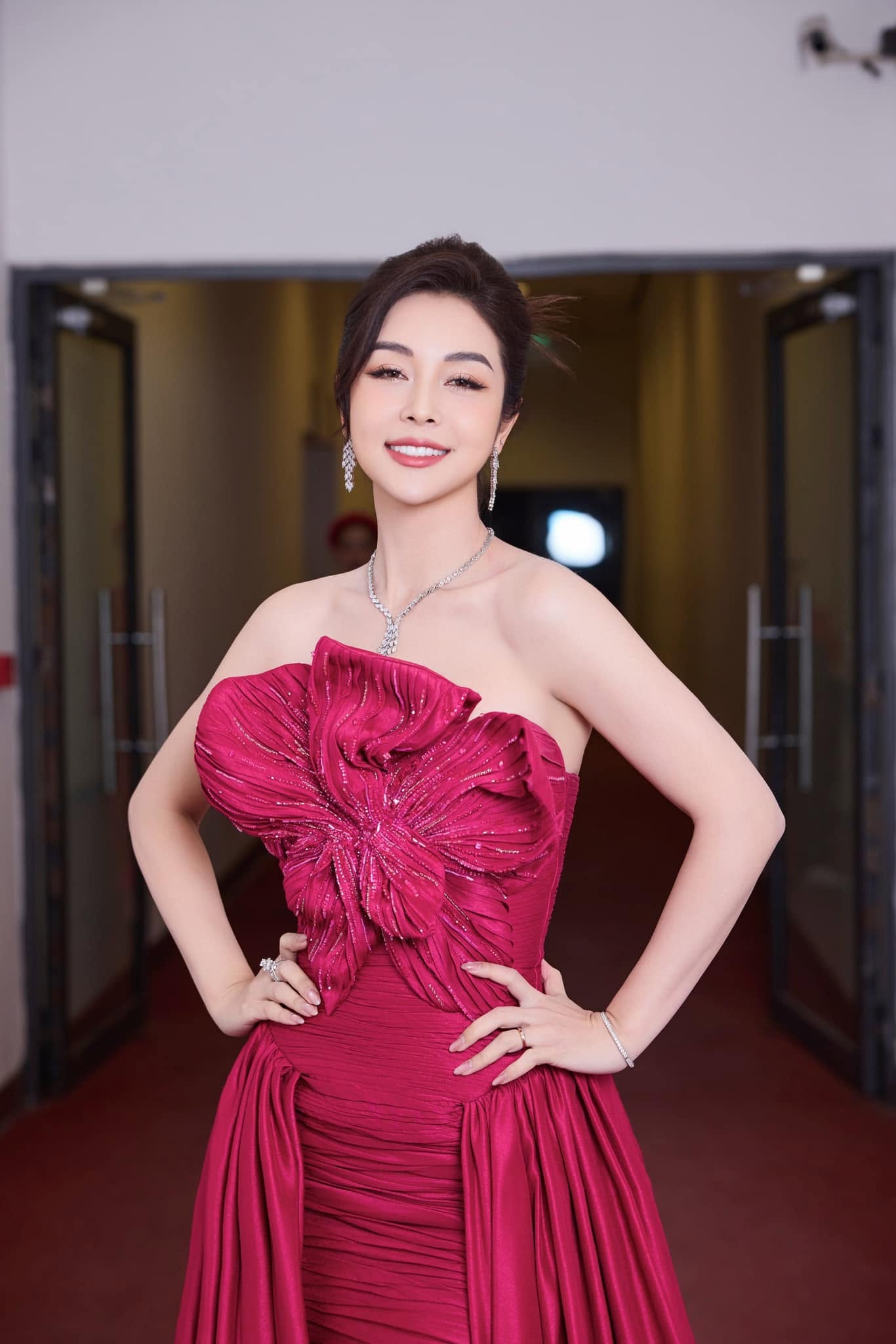 Cuộc sống viên mãn tuổi 40 của Hoa hậu Jennifer Phạm- Ảnh 5. Cuộc sống viên mãn tuổi 40 của Hoa hậu Jennifer Phạm- Ảnh 5.
