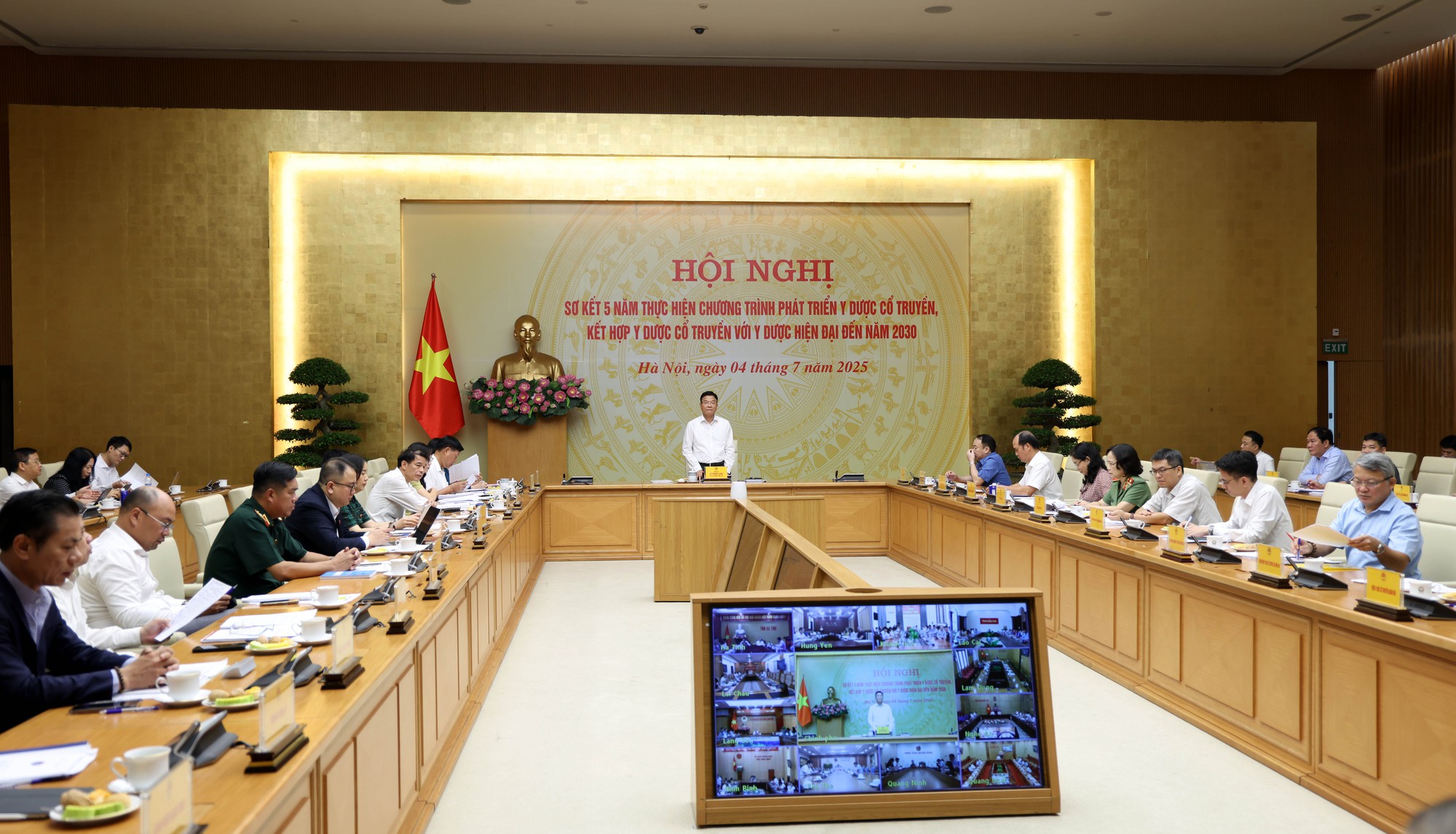 'Phải tổ chức thực hiện, làm sao y dược cổ truyền thực sự phát triển đúng tầm'- Ảnh 5. 'Phải tổ chức thực hiện, làm sao y dược cổ truyền thực sự phát triển đúng tầm'- Ảnh 5.
