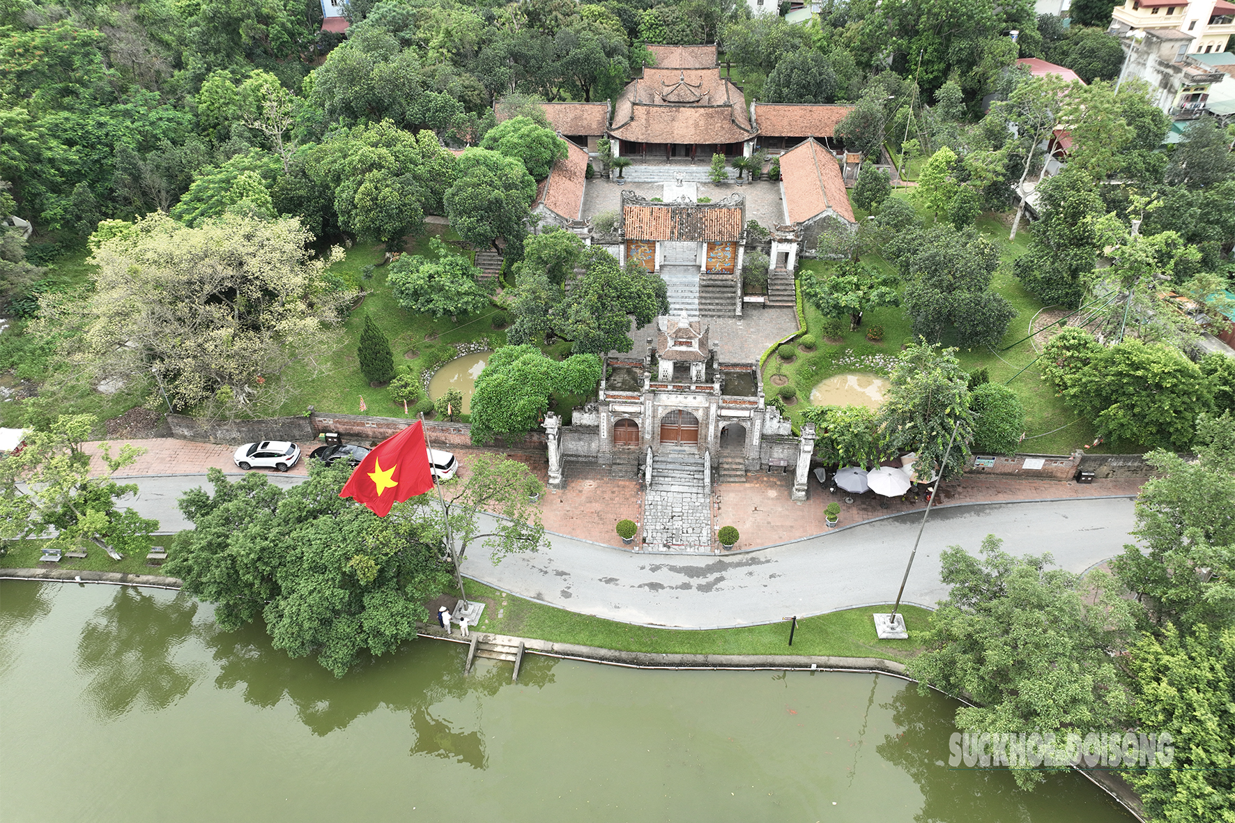 Ngắm giếng Ngọc trăm năm tuổi từ trên cao- Ảnh 2. Ngắm giếng Ngọc trăm năm tuổi từ trên cao- Ảnh 2.