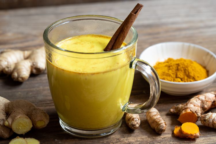 6 loại đồ uống dễ làm giúp cơ thể khỏe mạnh mỗi ngày- Ảnh 1. Golden-Milk