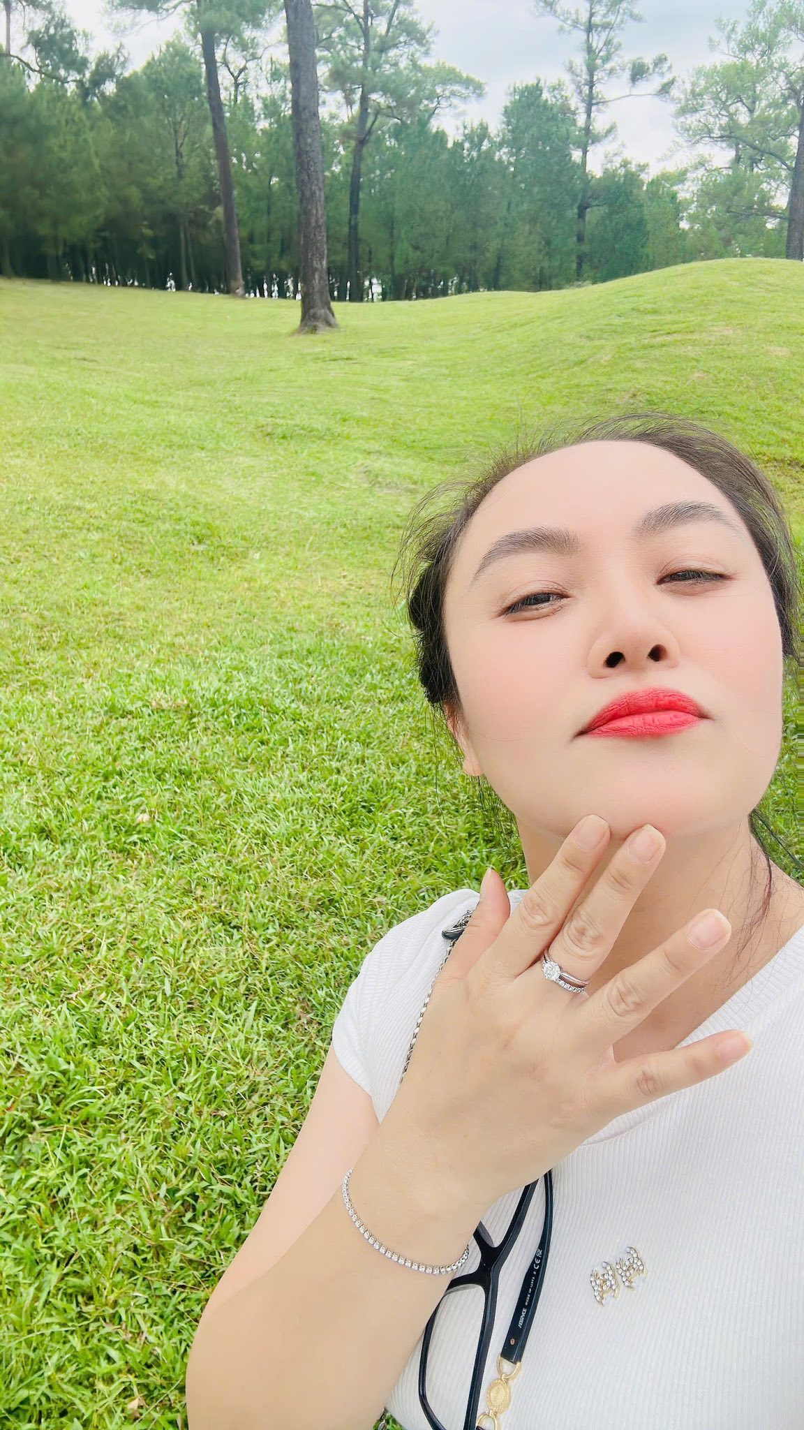 Hoa khôi Hải Phòng - vợ Long Nhật gây bất ngờ với diện mạo trẻ đẹp ở tuổi trung niên- Ảnh 5. Hoa khôi Hải Phòng - vợ Long Nhật gây bất ngờ với diện mạo trẻ đẹp ở tuổi trung niên- Ảnh 5.