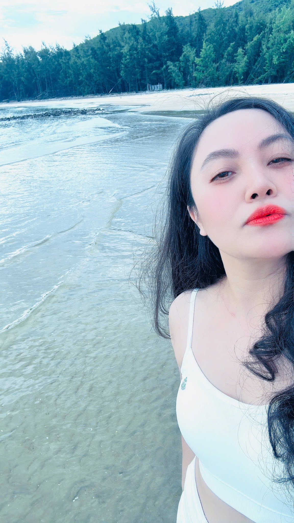 Hoa khôi Hải Phòng - vợ Long Nhật gây bất ngờ với diện mạo trẻ đẹp ở tuổi trung niên- Ảnh 6. Hoa khôi Hải Phòng - vợ Long Nhật gây bất ngờ với diện mạo trẻ đẹp ở tuổi trung niên- Ảnh 6.