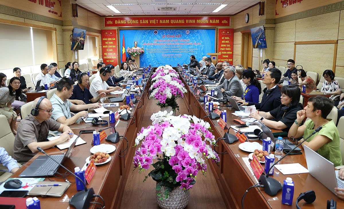 Tiếp tục nỗ lực để sớm đạt mức độ 3, tiến tới mức độ 4 hệ thống sản xuất quốc gia Việt Nam về thuốc, vắc xin- Ảnh 1. Tiếp tục nỗ lực để sớm đạt mức độ 3, tiến tới mức độ 4 hệ thống sản xuất quốc gia Việt Nam về thuốc, vắc xin- Ảnh 1.