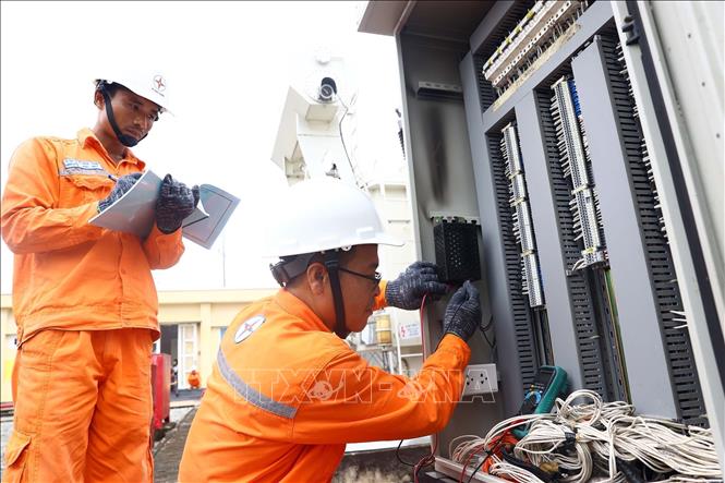 EVN yêu cầu điện lực các cấp trực tiếp giải đáp về hóa đơn tăng bất thường- Ảnh 1. EVN yêu cầu điện lực các cấp trực tiếp giải đáp về hóa đơn tăng bất thường- Ảnh 1.