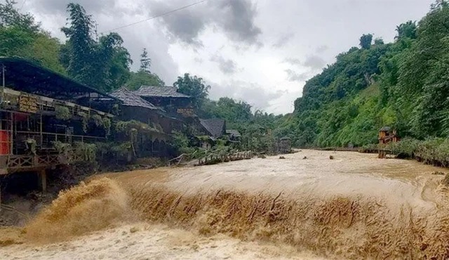 Nắng nóng, nhiều khu vực vẫn nguy cơ cao lũ quét, sạt lở đất- Ảnh 2. Nắng nóng, nhiều khu vực vẫn nguy cơ cao lũ quét, sạt lở đất- Ảnh 2.