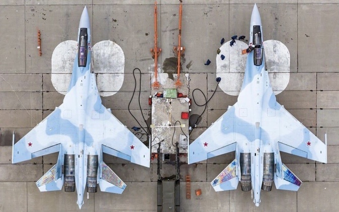 Nga điều Su-35 yểm trợ phi đội ném bom áp đảo bầu trời Ukraine- Ảnh 2.