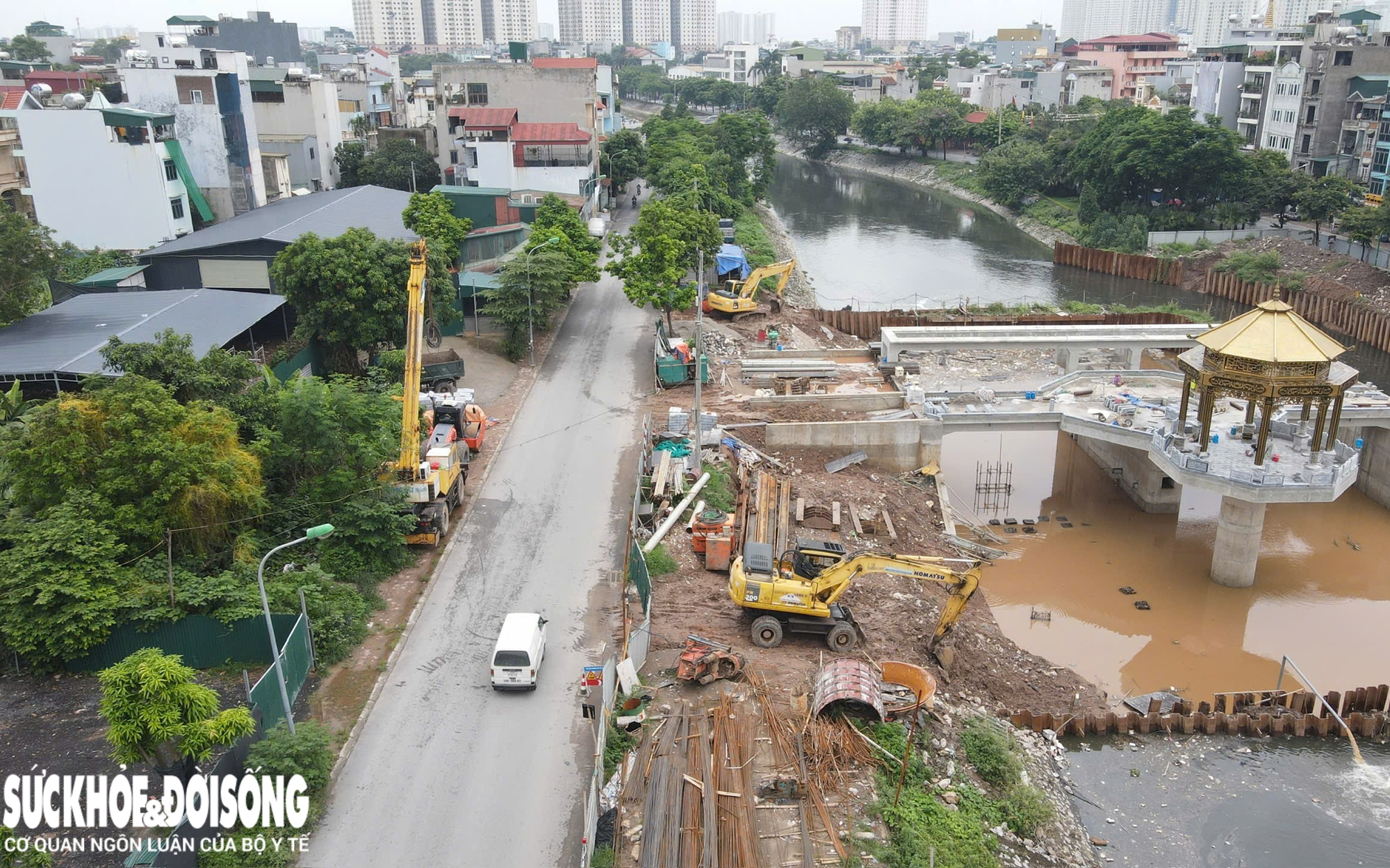 "Lạ mắt" kiến trúc đập dâng đầu tiên trên sông Tô Lịch sắp hoàn thành