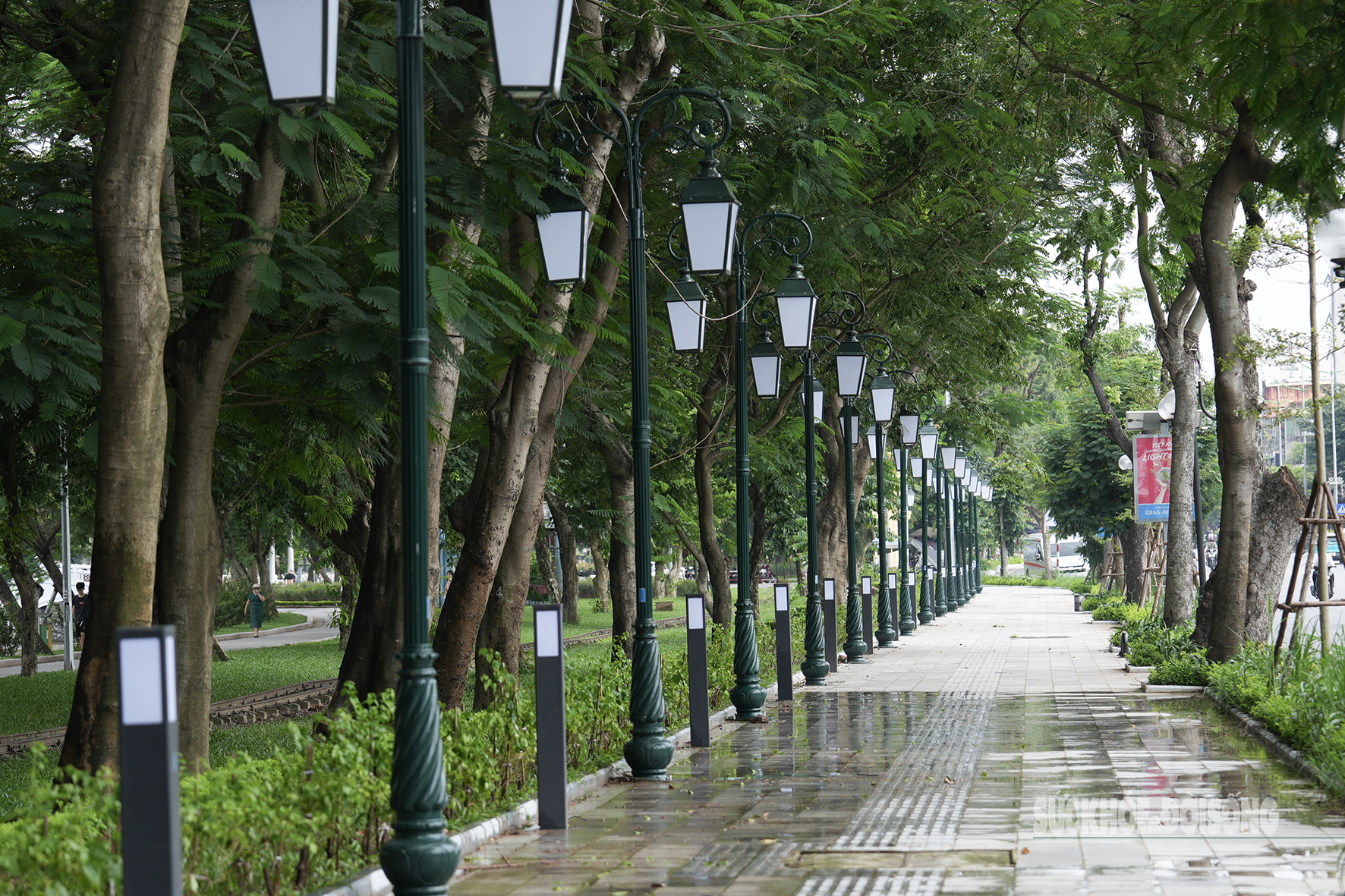 Công viên Thống Nhất 'biến hình' sau khi hạ rào- Ảnh 6. Công viên Thống Nhất 'biến hình' sau khi hạ rào- Ảnh 6.