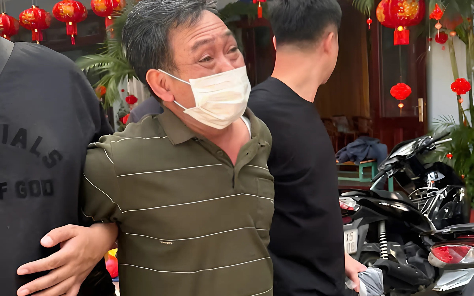 Giết cả nhà, bị cáo cúi đầu xin được "chết sớm" 