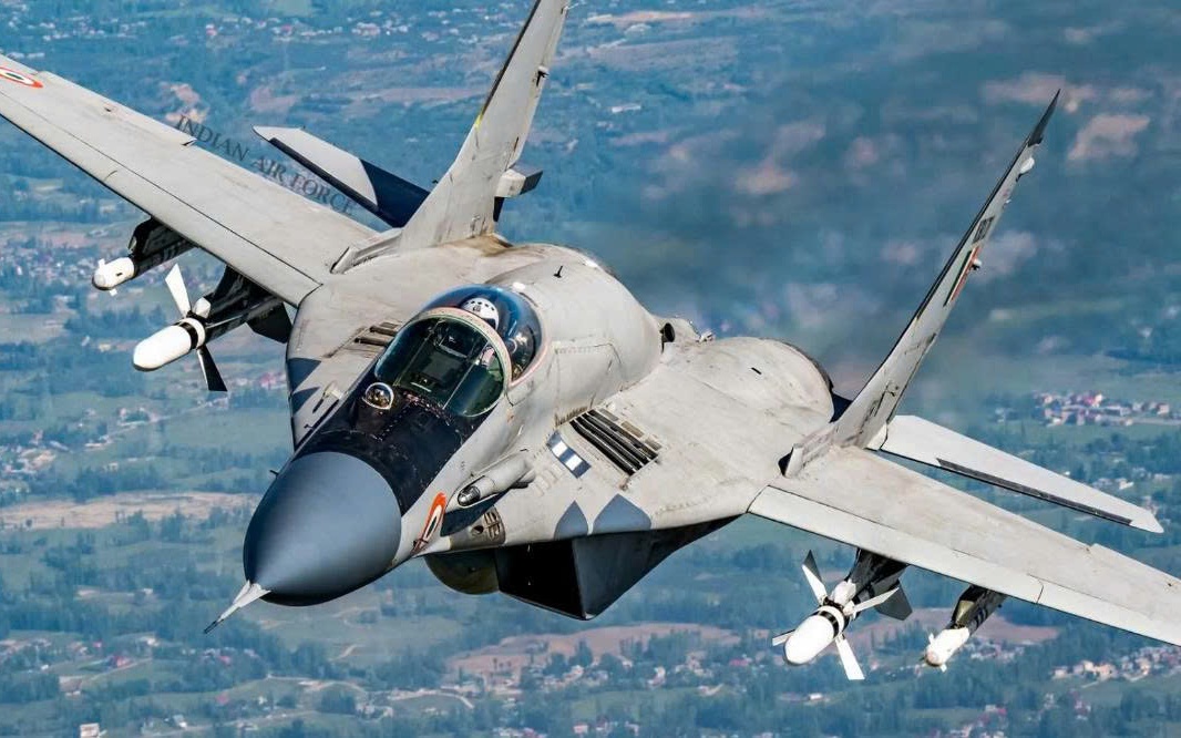 Tiêm kích Nga lần đầu truy đuổi UAV trên bầu trời Moscow- Ảnh 1.