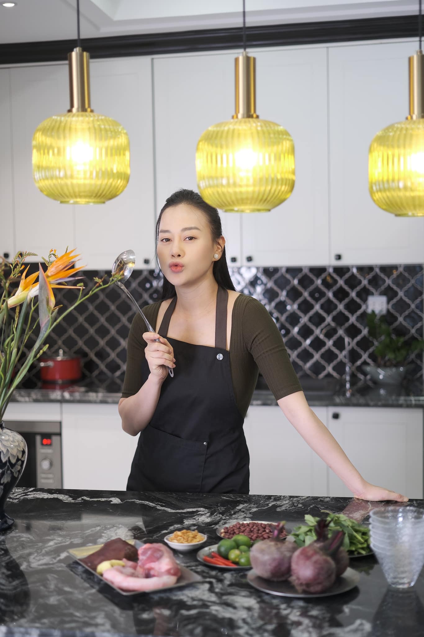 Bị bịa đặt mỗi tháng chồng đại gia cho 1 tỷ tiêu vặt, thực tế Phương Oanh giàu ra sao?- Ảnh 2. Bị bịa đặt mỗi tháng chồng đại gia cho 1 tỷ tiêu vặt, thực tế Phương Oanh giàu ra sao?- Ảnh 2.