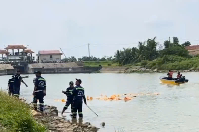 Đã tìm thấy thi thể cháu bé đi tắm sông bị nước cuốn mất tích- Ảnh 1. Đã tìm thấy thi thể cháu bé đi tắm sông bị nước cuốn mất tích- Ảnh 1.