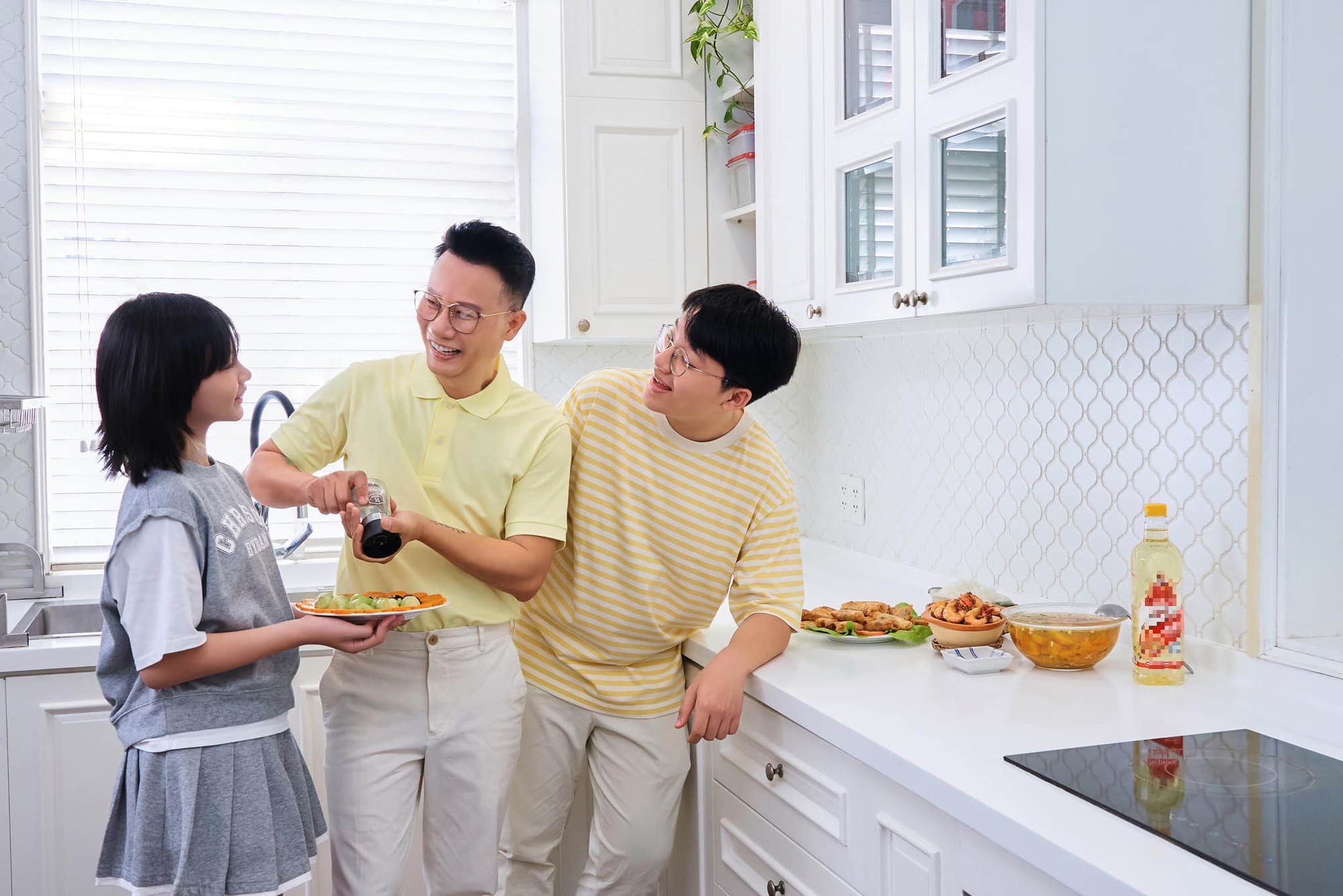 Nam ca sĩ quê Ninh Bình giàu đến mức vài năm đổi nhà một lần, sắp có thêm biệt thự 'khủng' đón Tết- Ảnh 2.