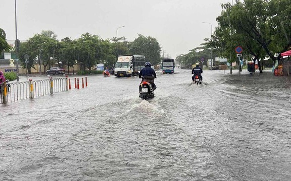 Đêm nay miền Bắc đón mưa lớn